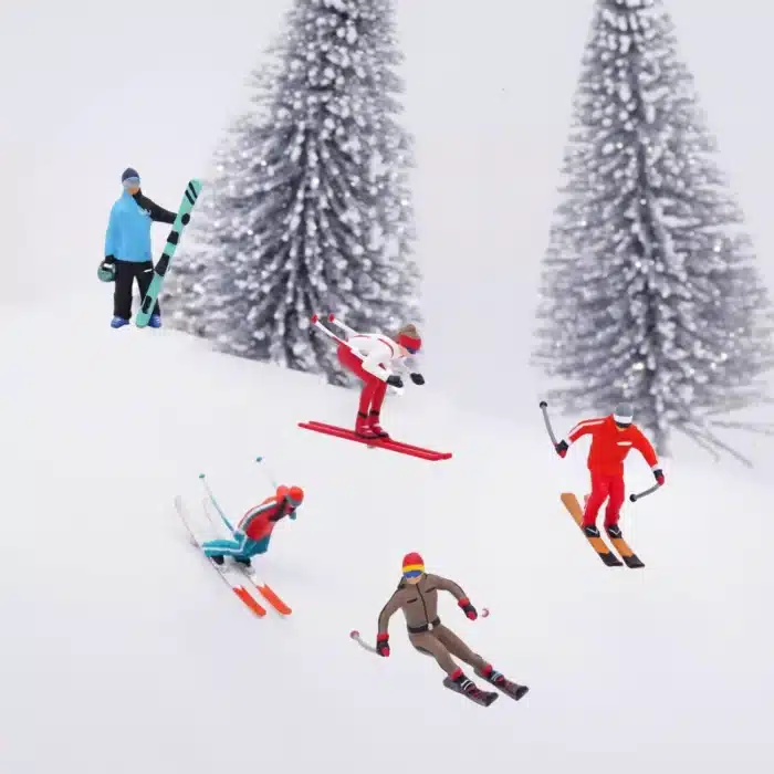 Figurines skieurs pour maquette 1/64 1