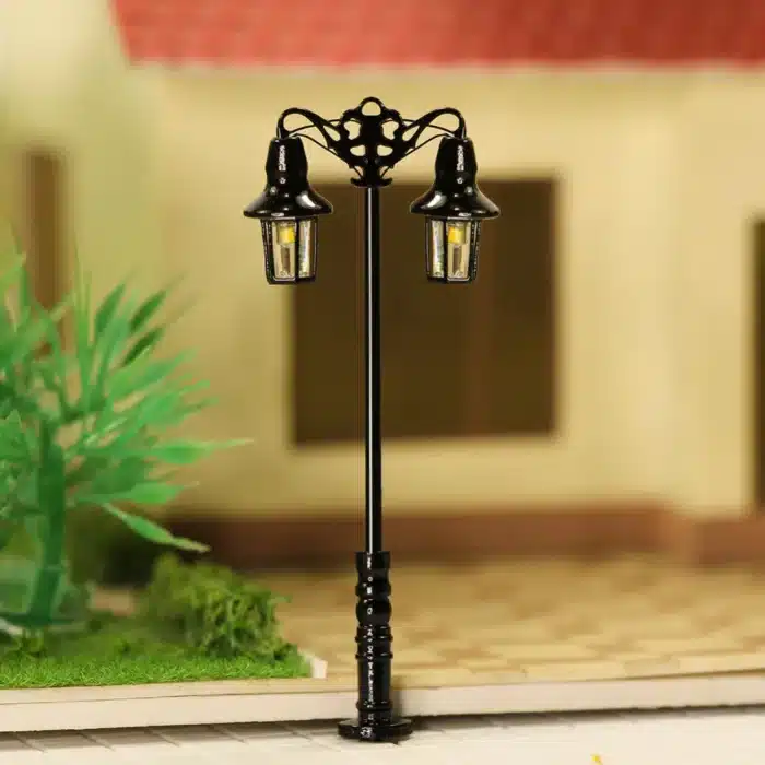 Lampadaires miniatures noirs LED 1/160 4