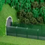 Clôture grillagée miniature – échelle HO argent 16