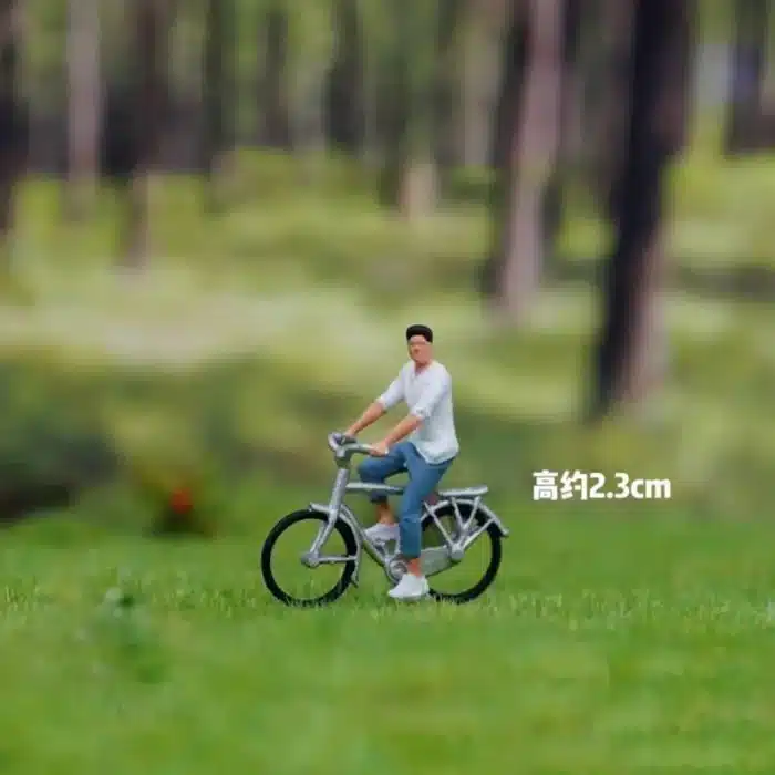 Figurine 1/87 femme cycliste 3