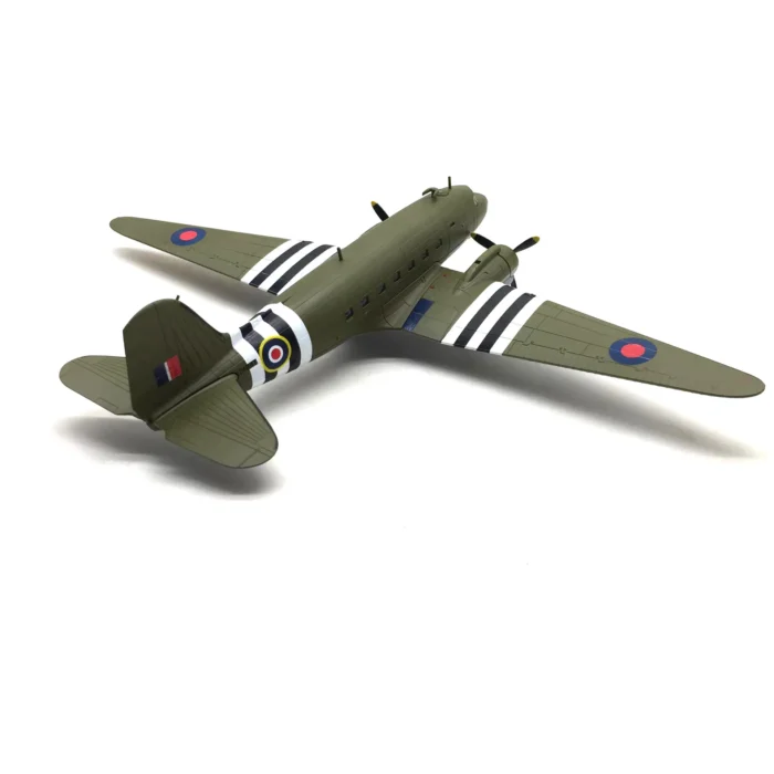 Douglas C-47 Skytrain 1/100 3