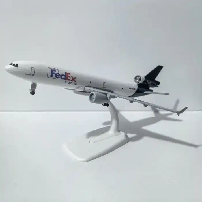 Avion miniature FedEx MD-11 3