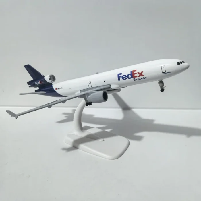 Avion miniature FedEx MD-11 4