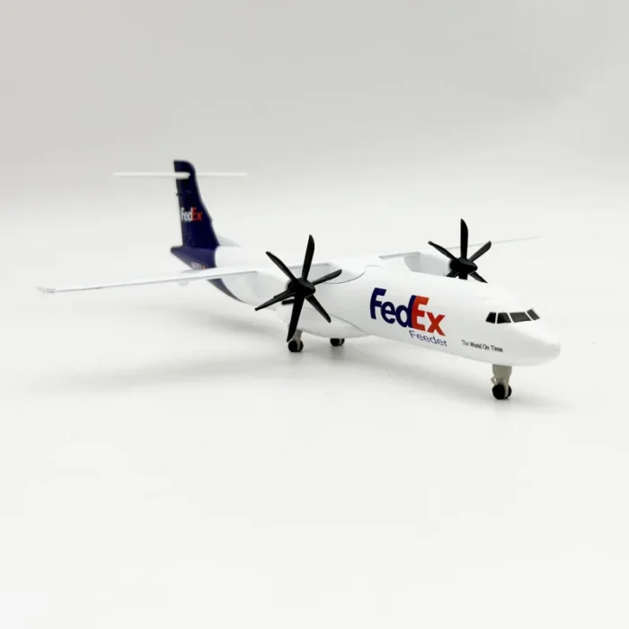 Avion miniature FedEx MD-11 1