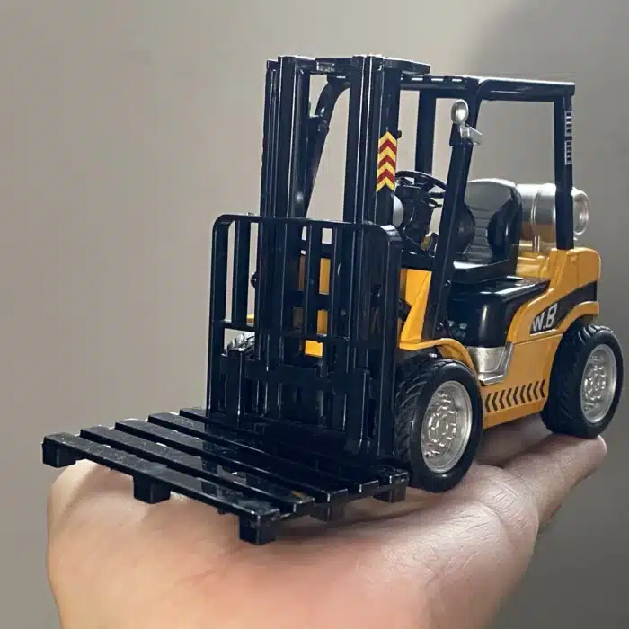 Chariot élévateur industriel 1/24 1