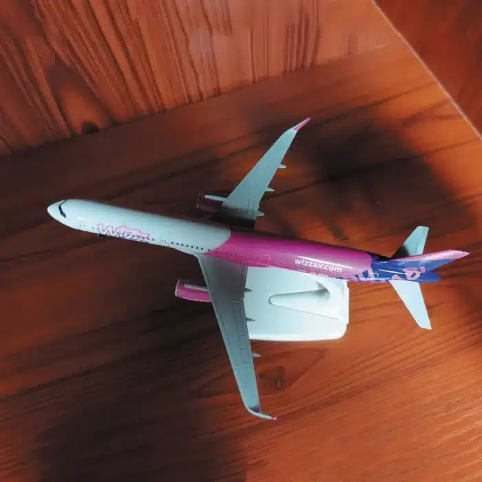 Avion maquette WIZZ A321 20 cm 5