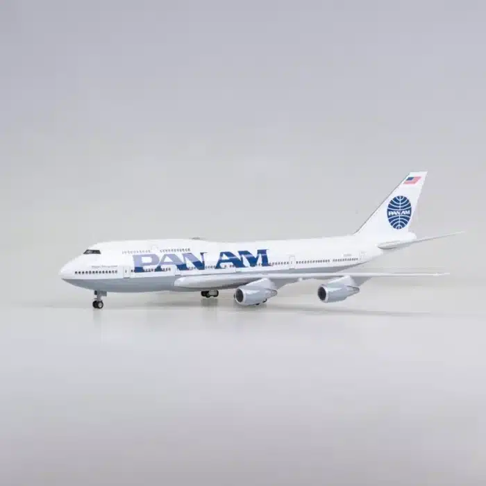 Maquette d'avion PAN AM B747 1