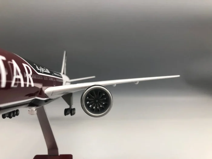 Avion miniature Qatar B77 1/47 2