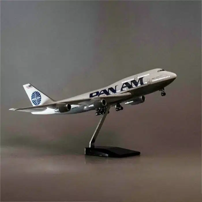 Maquette d'avion PAN AM B747 4
