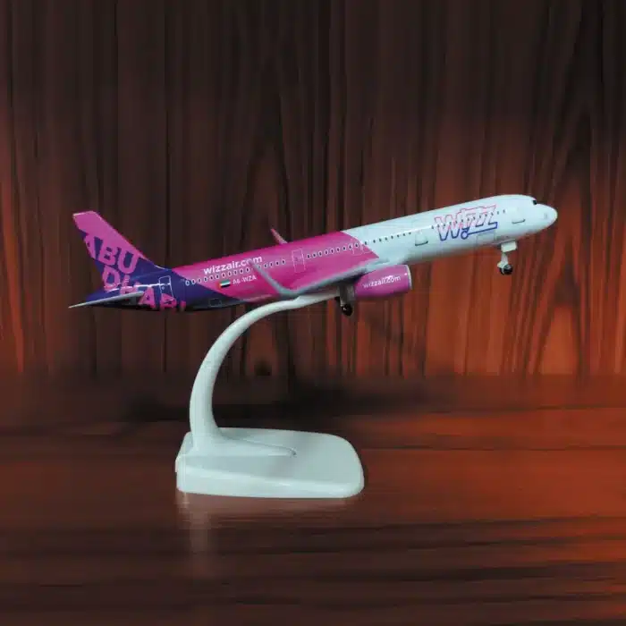 Avion maquette WIZZ A321 20 cm 4