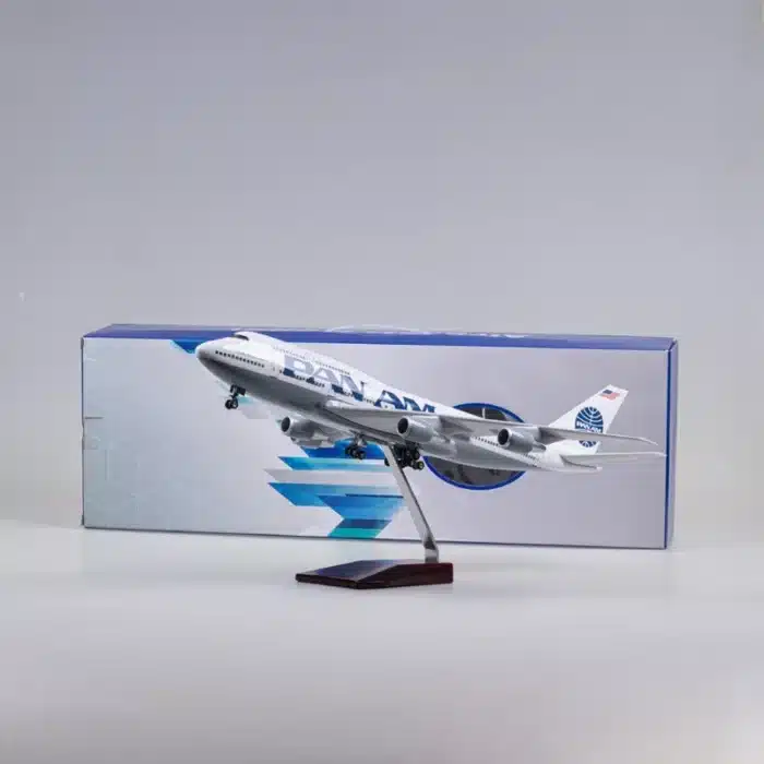 Maquette d'avion PAN AM B747 2