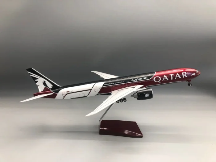 Avion miniature Qatar B77 1/47 1