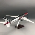 Avion miniature Qatar B77 1/47 4