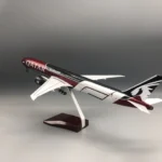 Avion miniature Qatar B77 1/47 5