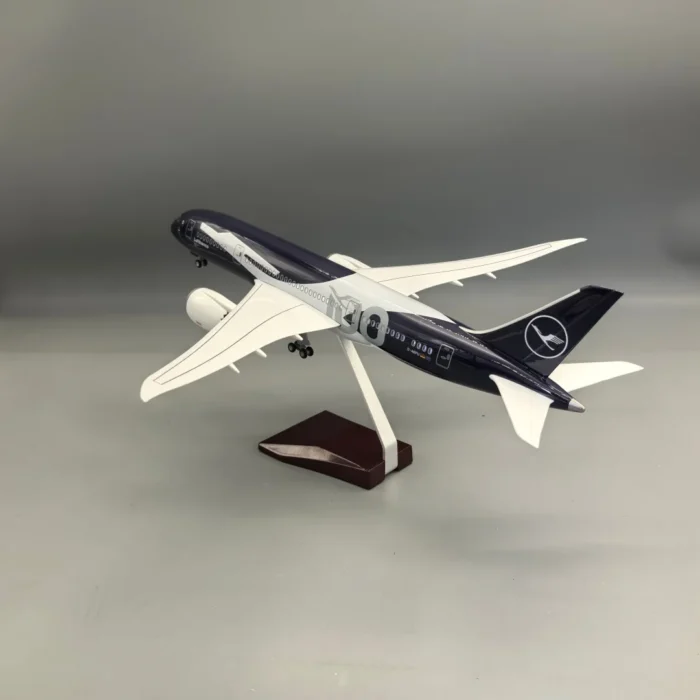 Avion miniature Lufthansa spécial 100 ans 3