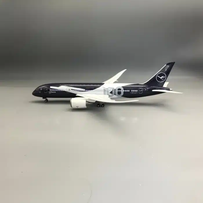 Avion miniature Lufthansa spécial 100 ans 4