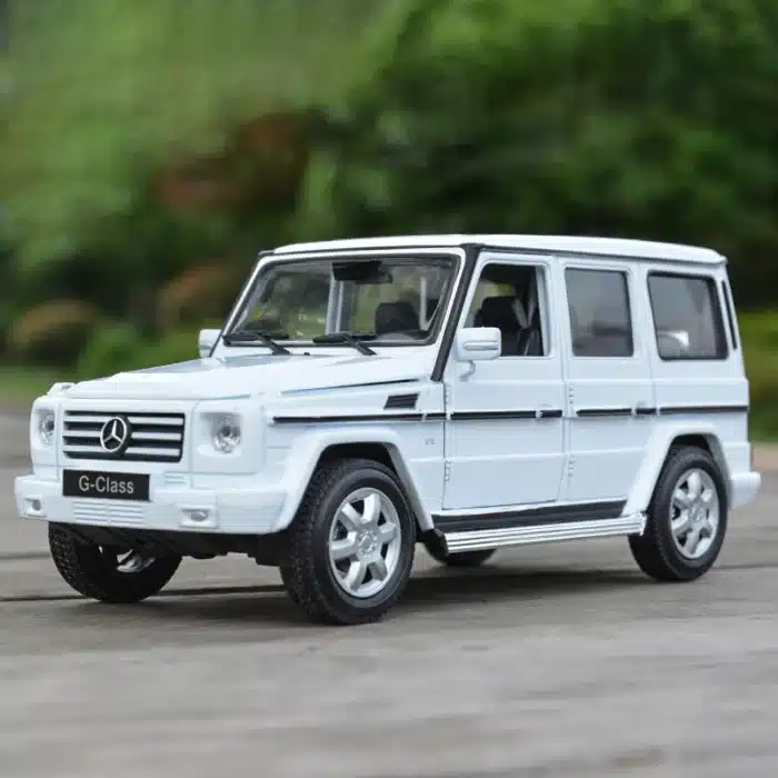 voiture mercedes-benz G500 1/24 Welly 8
