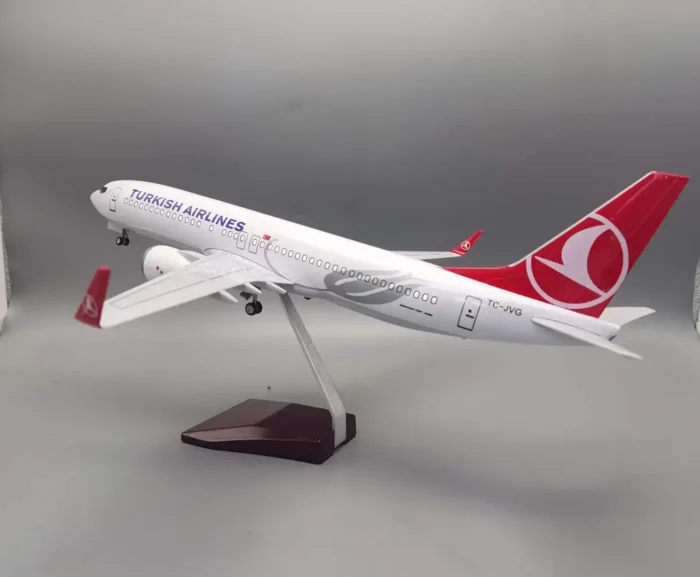 Avion miniature Turkish Airlines B737-800 6