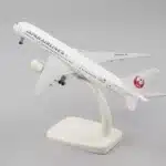 Avion miniature Japan Airlines 3
