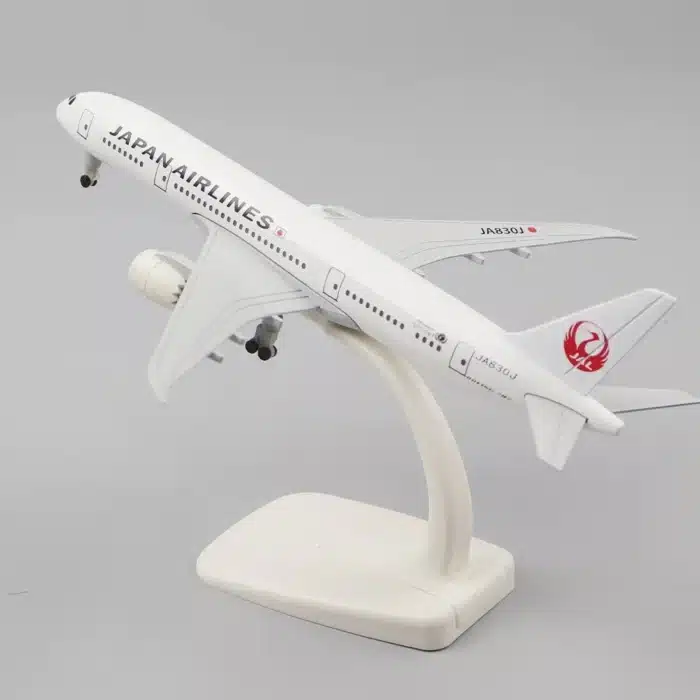 Avion miniature Japan Airlines 3