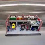 Lot objets miniatures scène garage 1/64 6