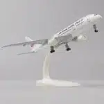 Avion miniature Japan Airlines 4