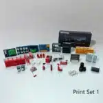 Lot objets miniatures scène garage 1/64 4