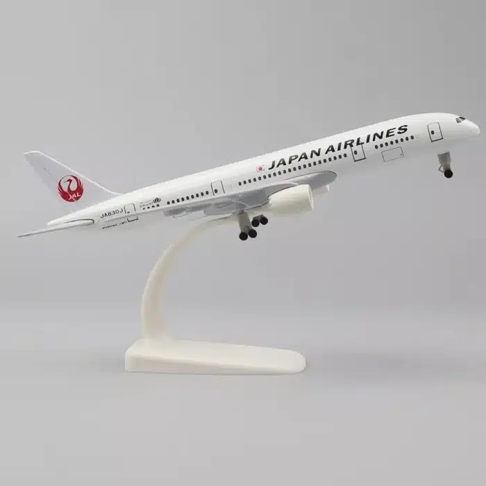 Avion miniature Japan Airlines 1