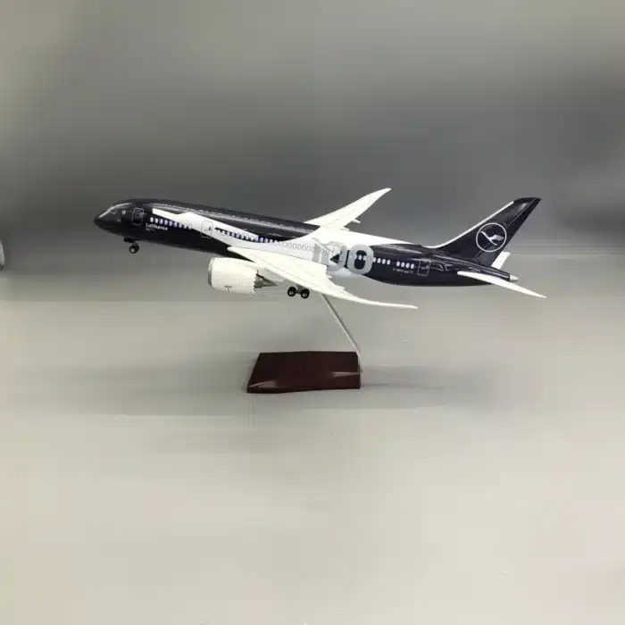 Avion miniature Lufthansa spécial 100 ans 1