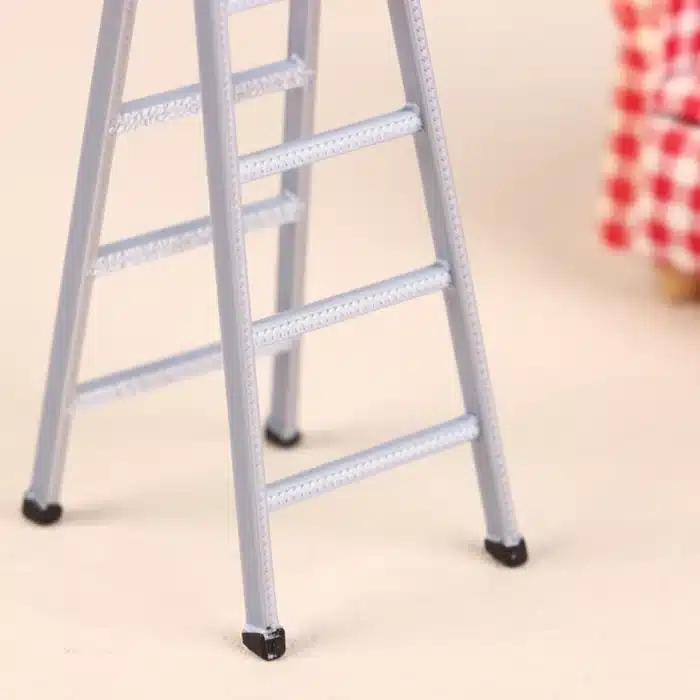 Echelle miniature 1:12